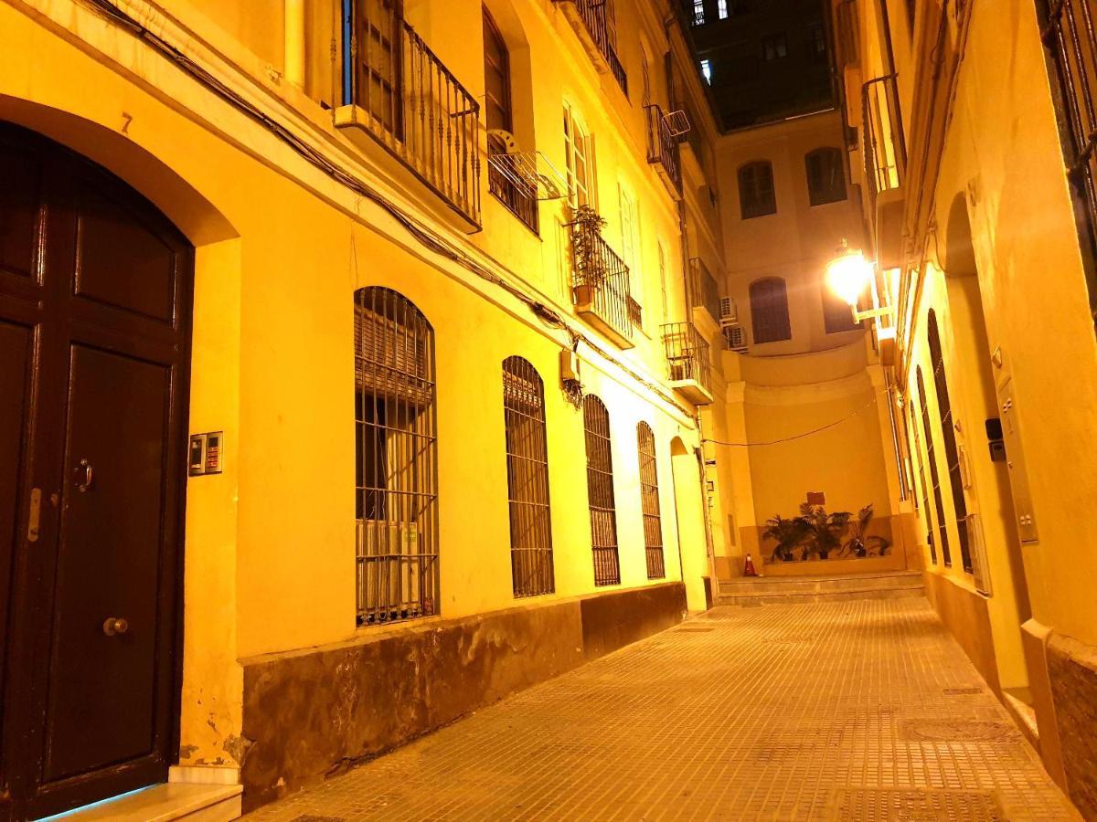Economical Homes In Center Malaga Bagian luar foto